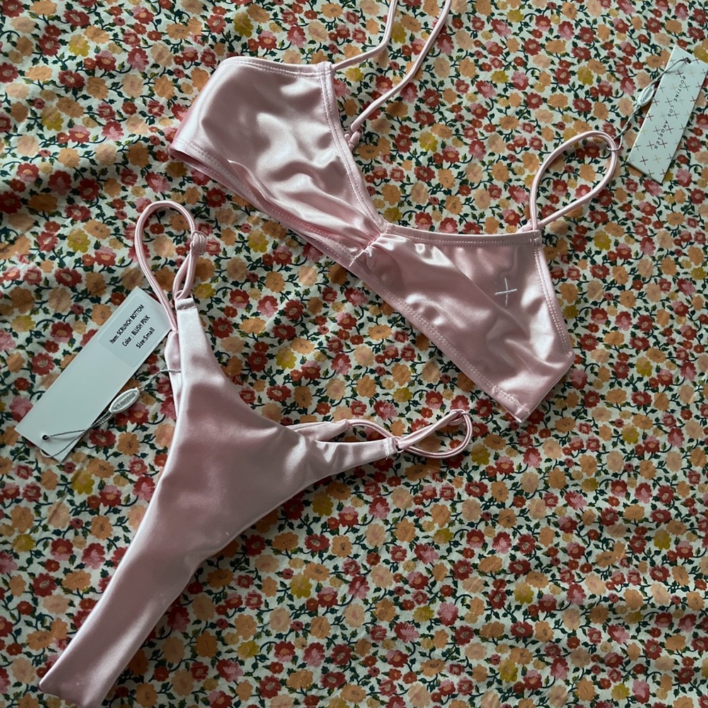 Boutine LA - Blush Pink Satin Scrunch Top & Bottom (SET) NWT